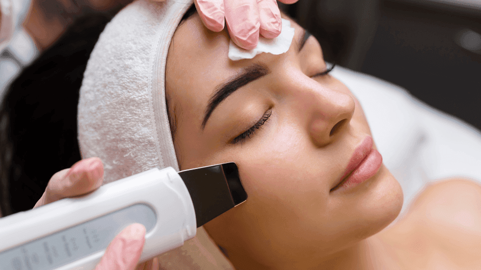 Facial Treatment: Pengertian, Manfaat dan Urutannya