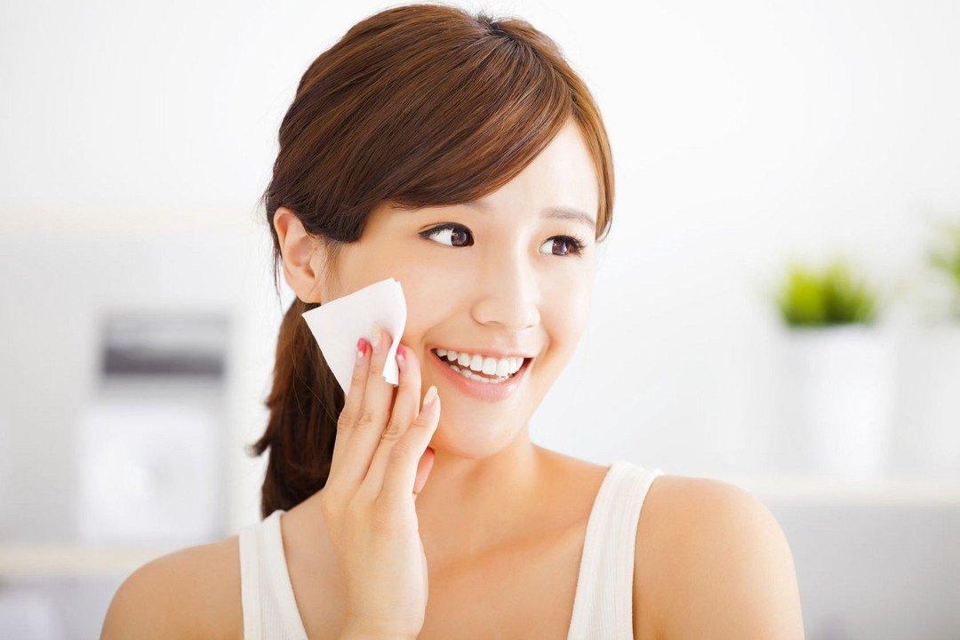 Perbedaan Toner dan Serum Diricare