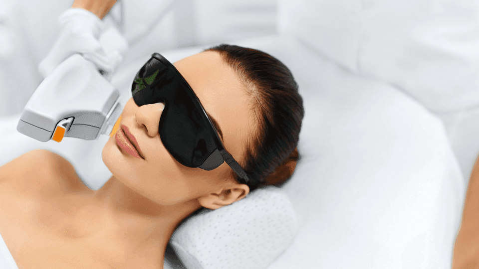 Kenali Manfaat IPL Body Acne untuk Kulit Tubuh Bebas Jerawat