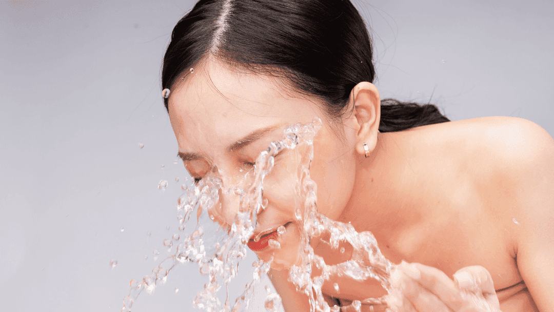 maanfaat-cuci-muka-dengan-air hangat